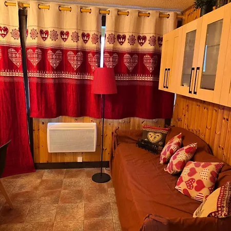 Cosy In The Mountain Charme Apartment